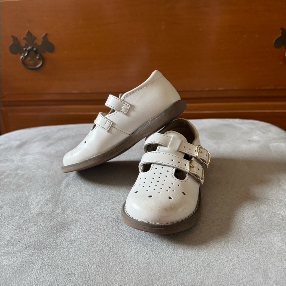 FootMates White Dress Shoes for toddler